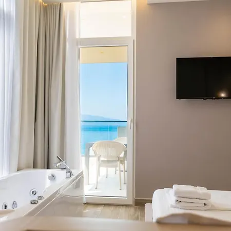 Mirage Bay Deluxe 4* Σαράντα