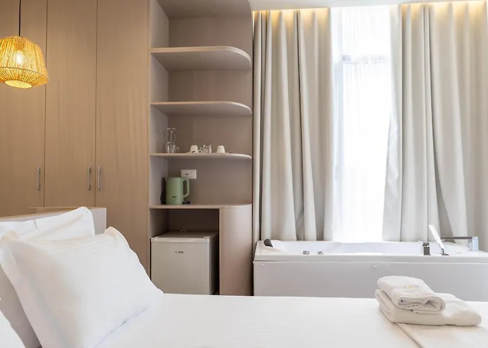 Mirage Bay Deluxe Ξενοδοχείο 4*