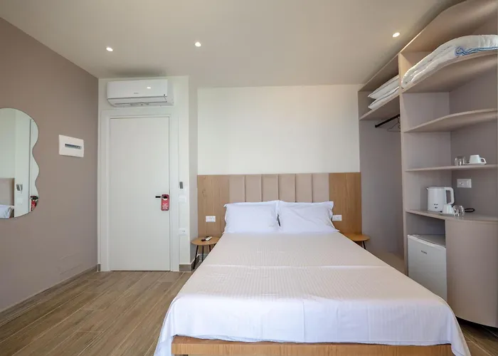 Mirage Bay Deluxe Ξενοδοχείο