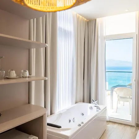 Mirage Bay Deluxe Hotel Sarandë