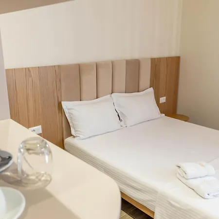 ホテル Mirage Bay Deluxe Sarandë