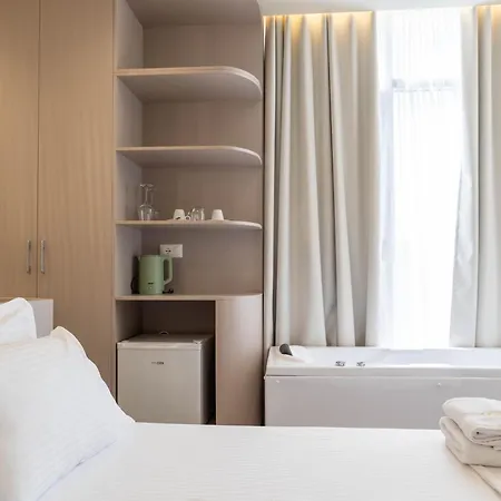 Mirage Bay Deluxe Hotel 4*