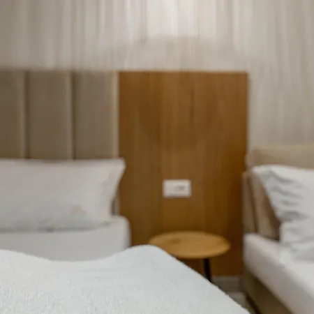 Mirage Bay Deluxe Hotel Sarandë
