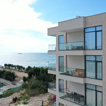 Mirage Bay Deluxe