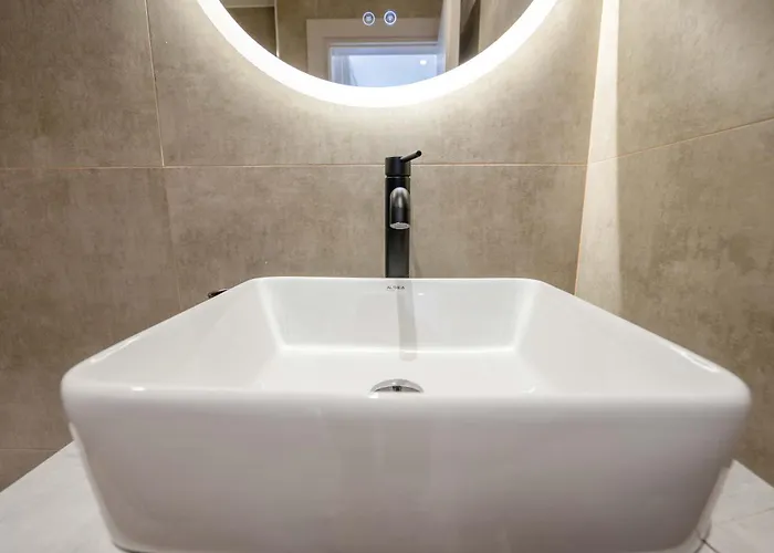 Mirage Bay Deluxe 酒店 Sarandë