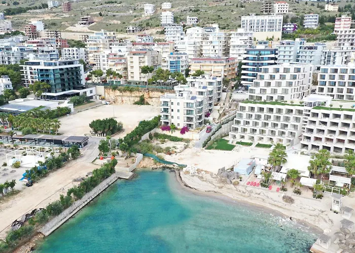 Mirage Bay Deluxe 호텔 Sarandë